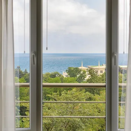 Blue Lagoon セインツ・コンスタンティン＆ヘレナ