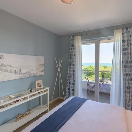 アパート Blue Lagoon セインツ・コンスタンティン＆ヘレナ