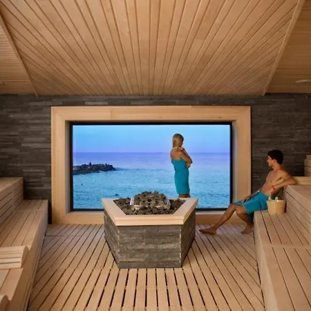 Blue Lagoon Apartment